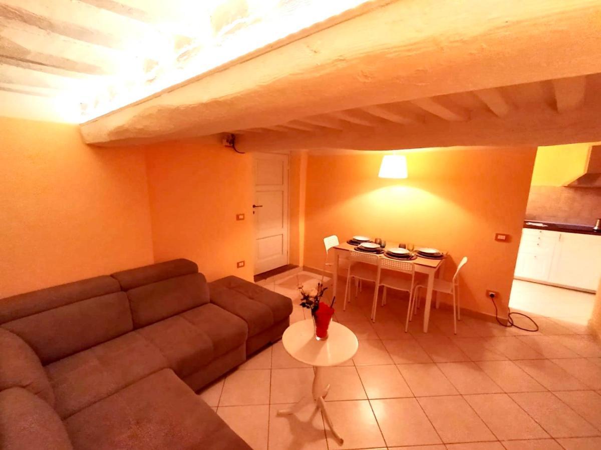 Piazza Napoleone Sweet Apartment Lucca Buitenkant foto